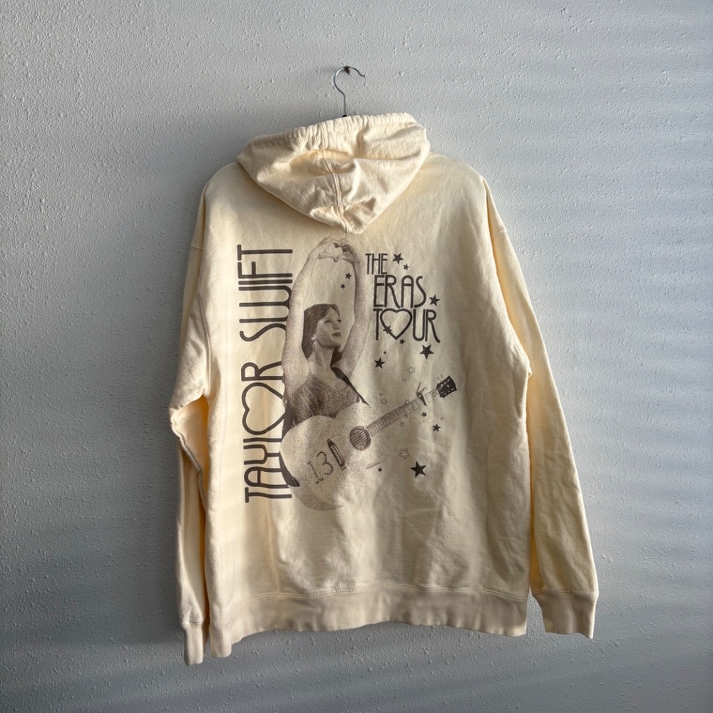 Taylor Swift The Eras Tour Ivory Fearless Heart Photo Hoodie‎ - Size XL